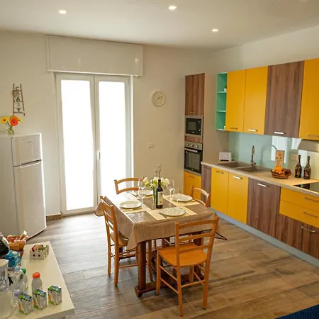 Ferienwohnung Fuer 5 Personen Ca 80 Qm In Le Macchie, Adriakueste Italien Ostkueste Von Apulien *