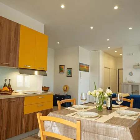 Ferienwohnung Fuer 5 Personen Ca 80 Qm In Le Macchie, Adriakueste Italien Ostkueste Von Apulien * Bari