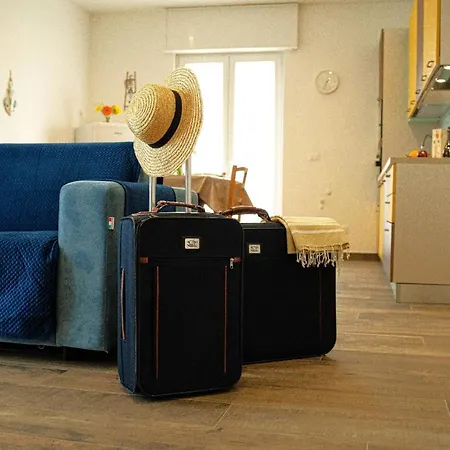 Ferienwohnung Fuer 5 Personen Ca 80 Qm In Le Macchie, Adriakueste Italien Ostkueste Von Apulien * Bari